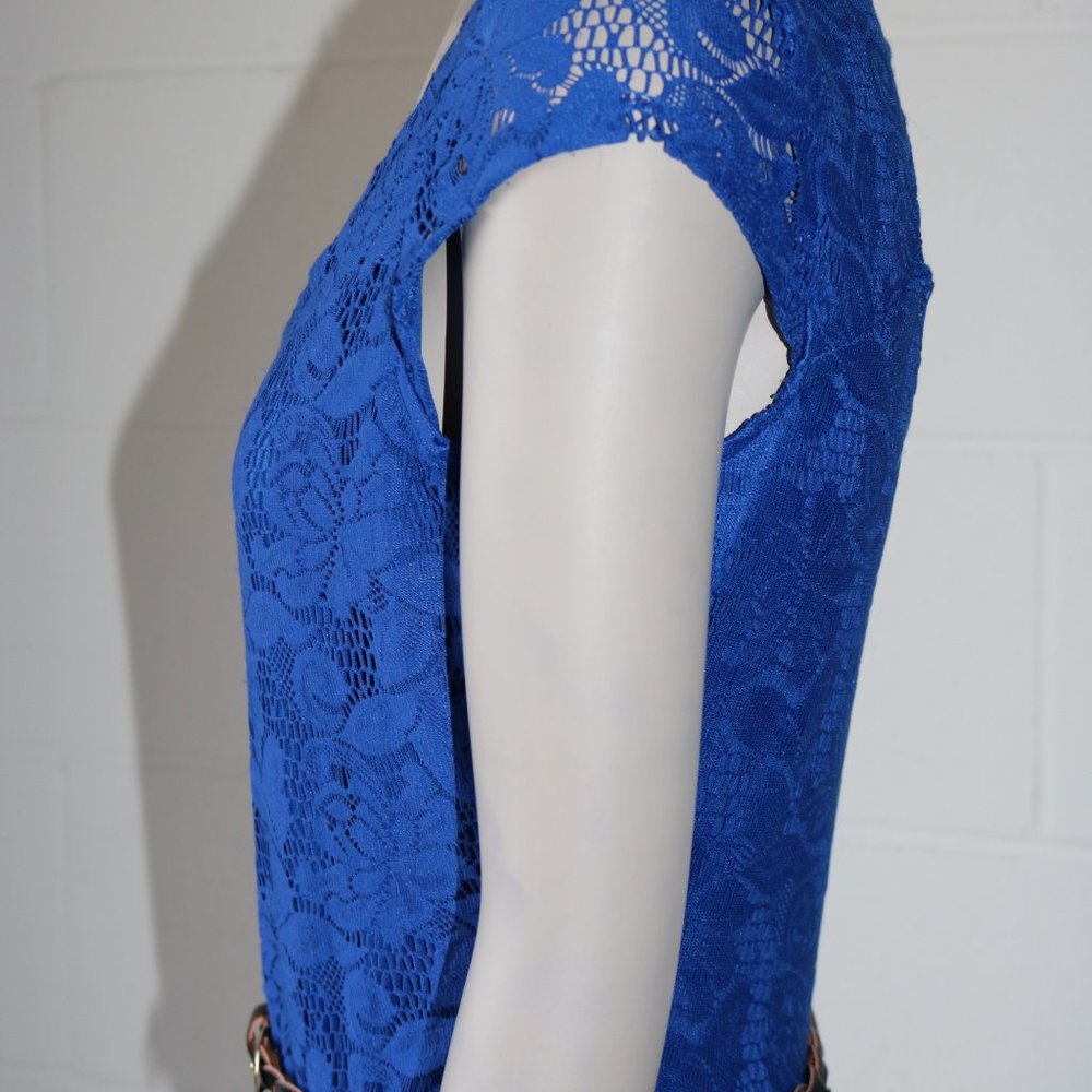 Women’s Ruffled Dress - Picture 5 of 8